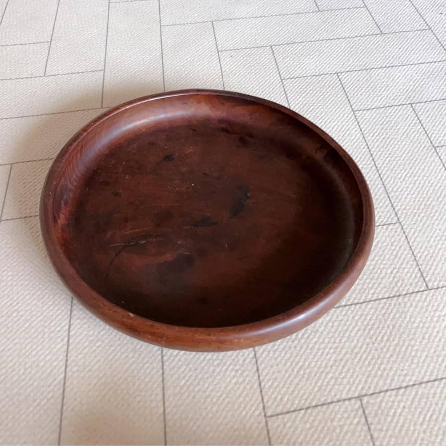 古い 小ぶり くりぬき盆 1 古道具 アンティーク 古道具 天然木のくりぬき盆 無垢材 丸盆 | 粋屋−ikiya− 古布